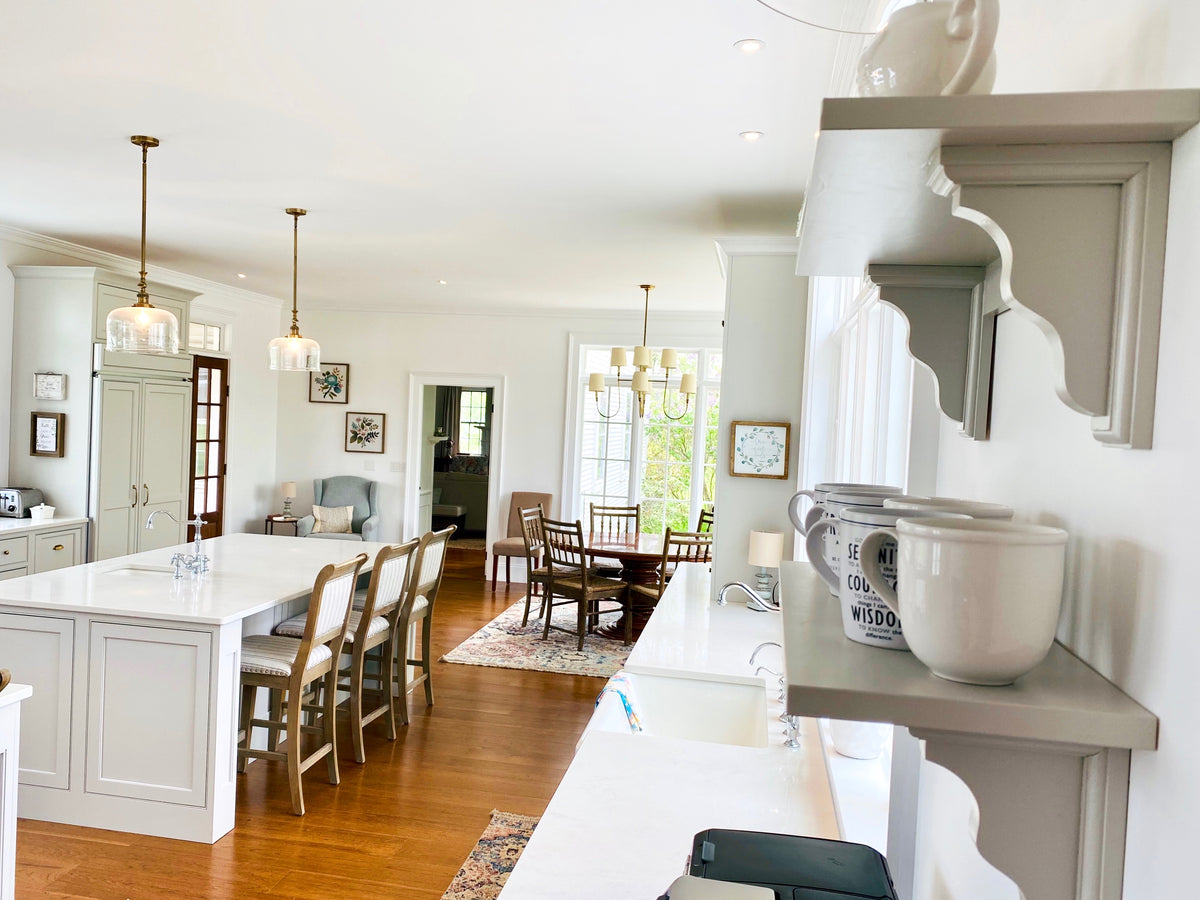 Farmhouse Shelf With Back Support