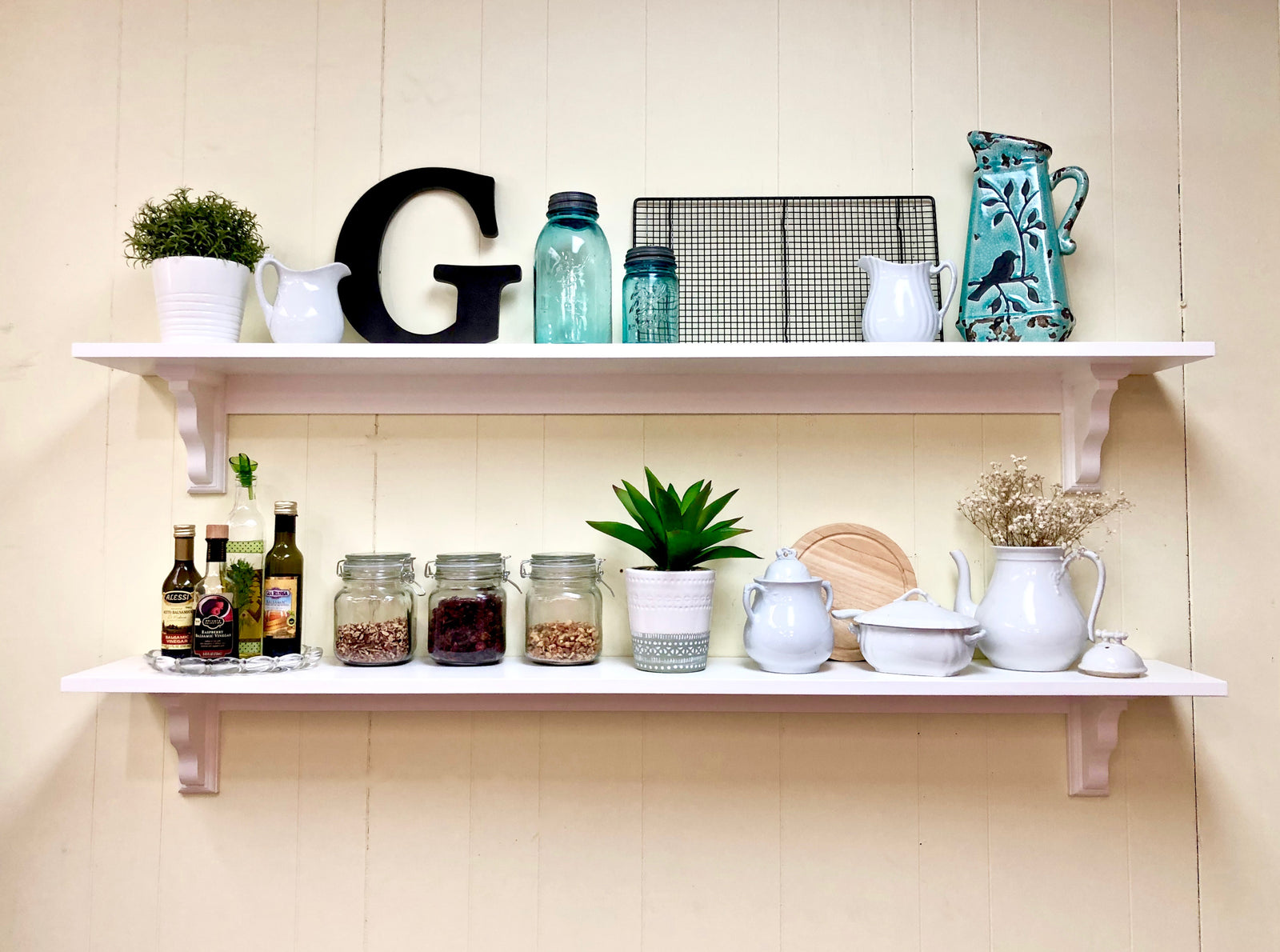 Farmhouse Shelf With Back Support