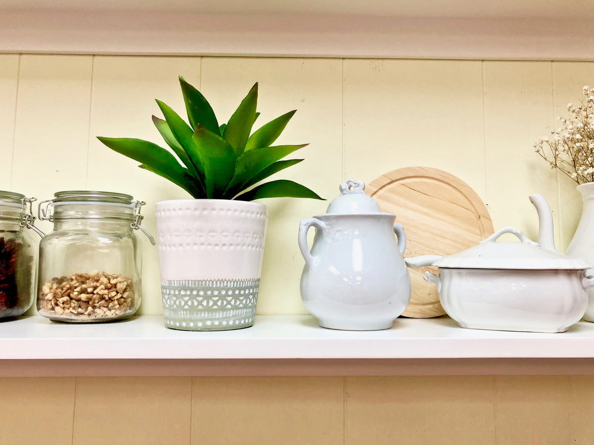 Farmhouse Shelf With Back Support