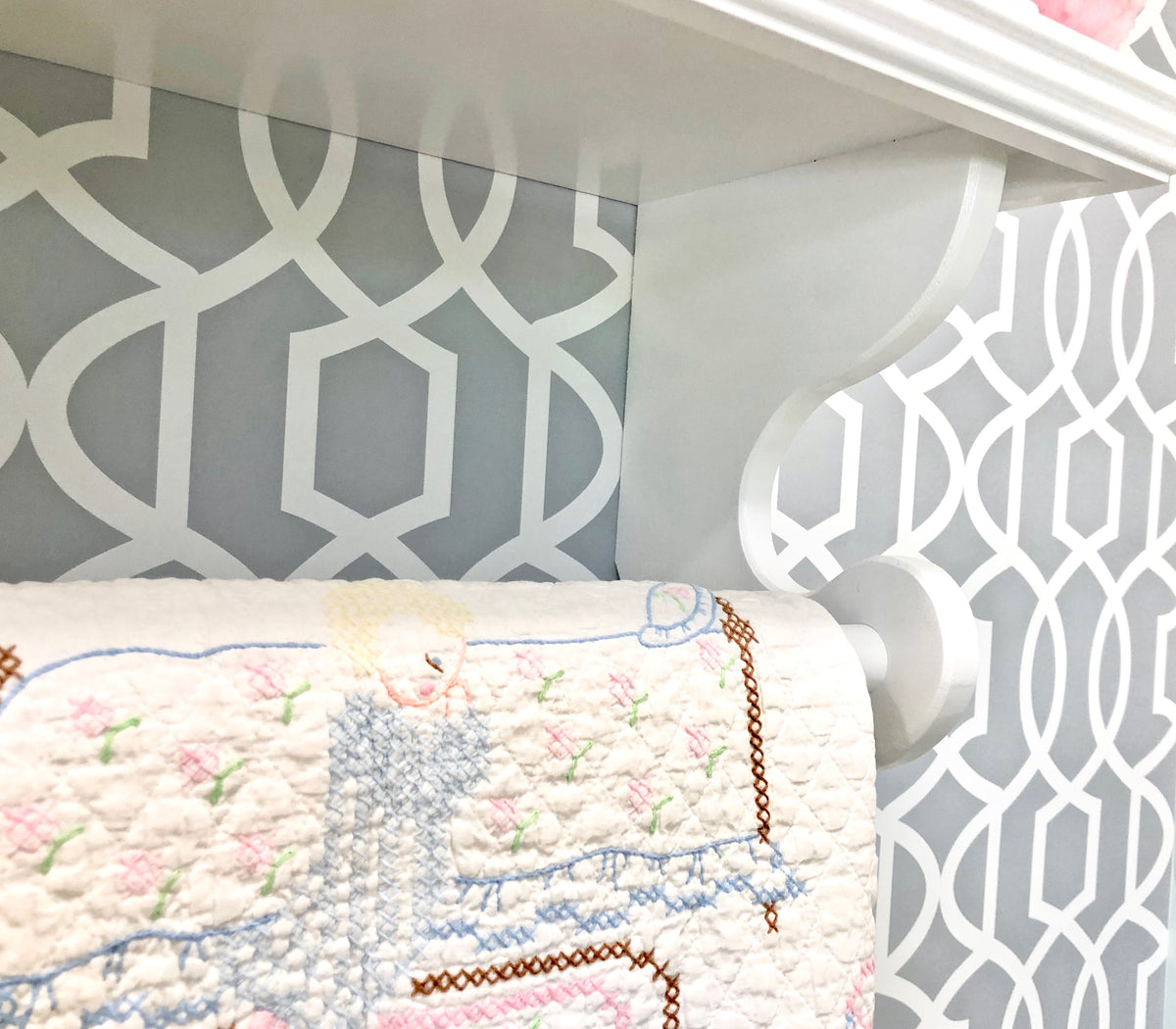 Shelf with hanging rod